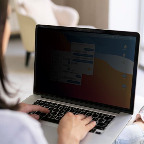 Film Privacy MacBook Pro 14" (M4 / M3 / M2) – Finition mate, pose magnétique, vision confidentielle